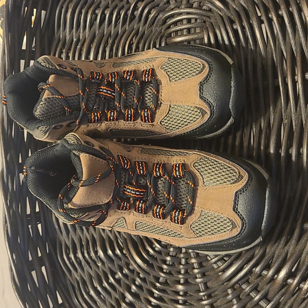 Nwot Wonder nation boys hiking boots